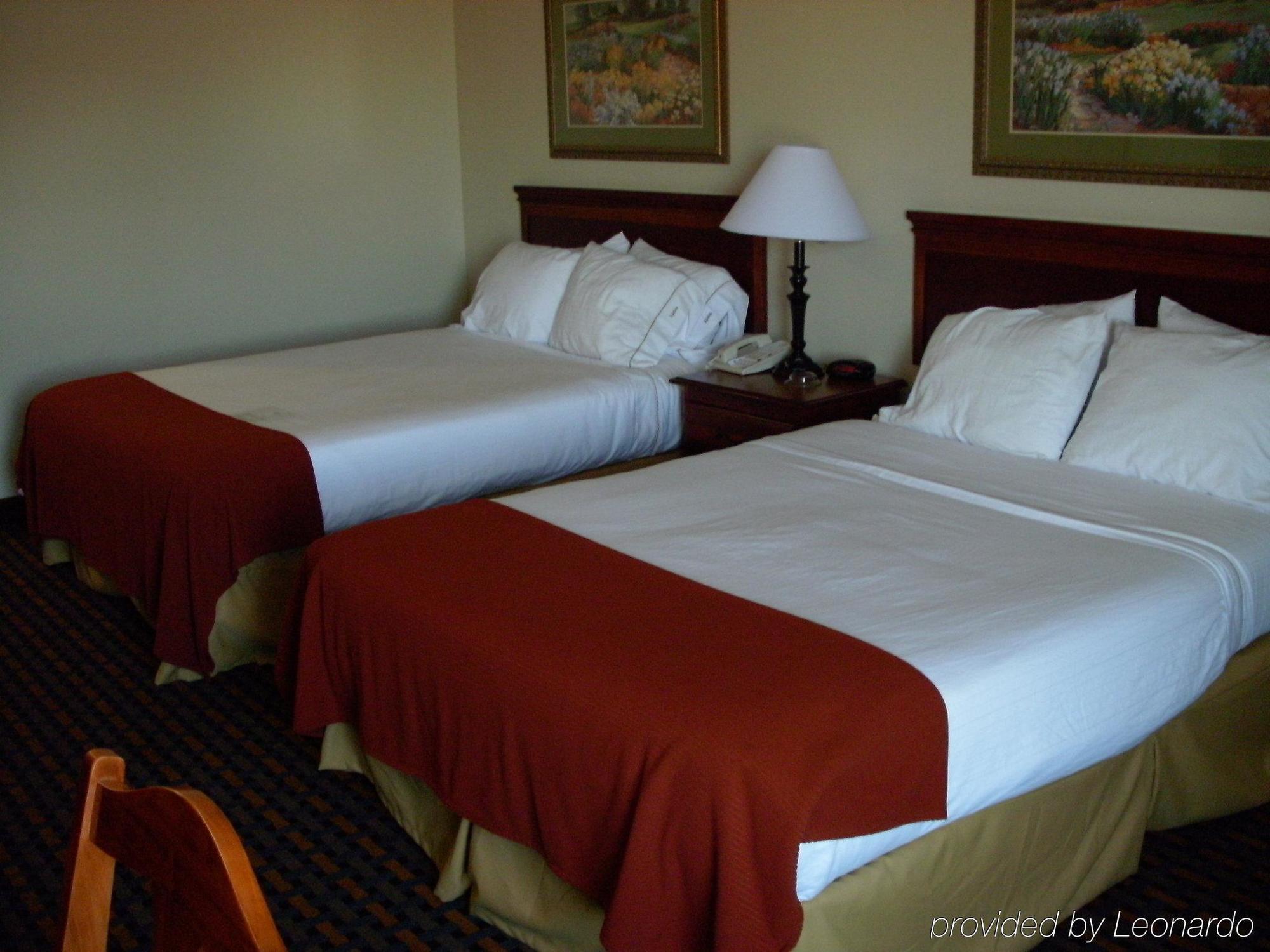 Holiday Inn Express Hotel & Suites Laurinburg By Ihg Zimmer foto